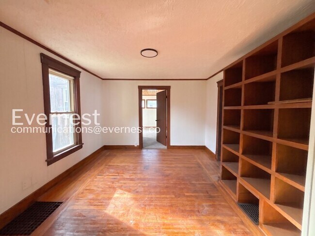 Foto del edificio - 275 Cornell Ave