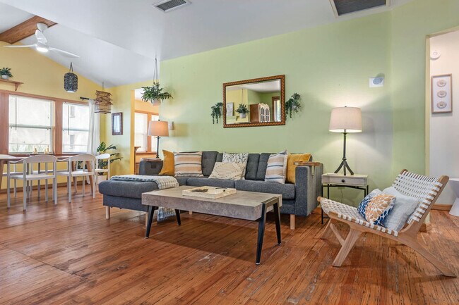 Foto del edificio - 35 Desoto Pl