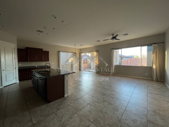 Foto del edificio - 10448 E Palladium Dr