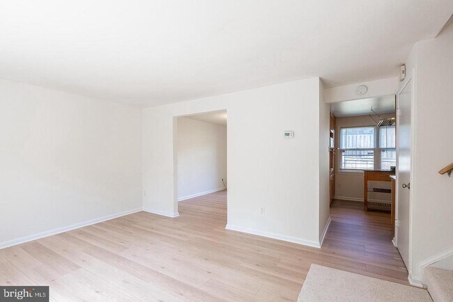 Building Photo - 3048 Silent Valley Dr