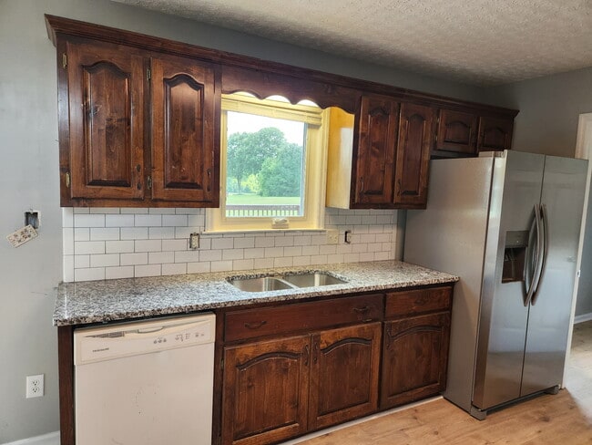 Building Photo - 1069 Pickle Rd