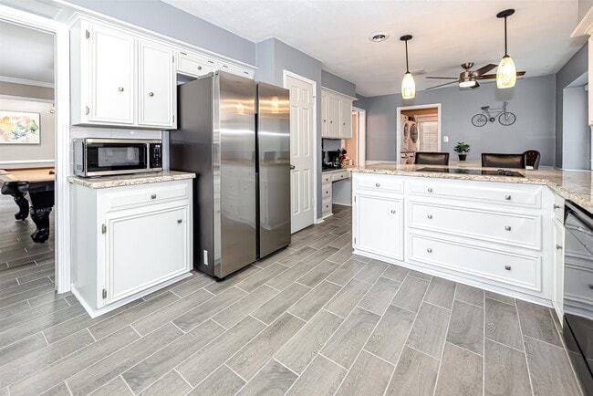Building Photo - 1807 Saddlecreek Dr