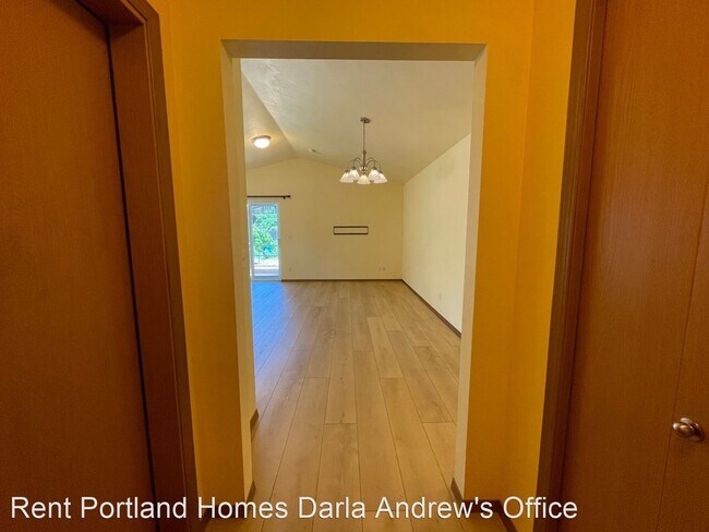 Foto del edificio - 2 br, 1 bath House - 9904 SE Bell Avenue