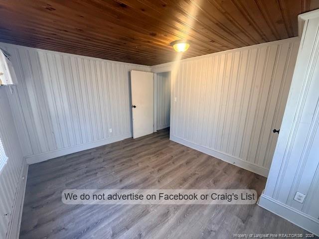 Foto del edificio - 201 Country Club Dr