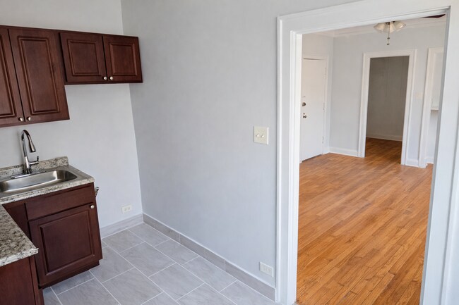 Foto del edificio - 1635 W Morse Ave