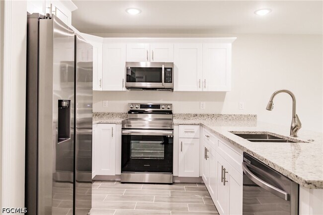 Foto del edificio - 3844-3846 Kitty Hawk Dr