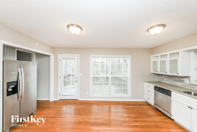 Building Photo - 3975 Rock Mill Pkwy