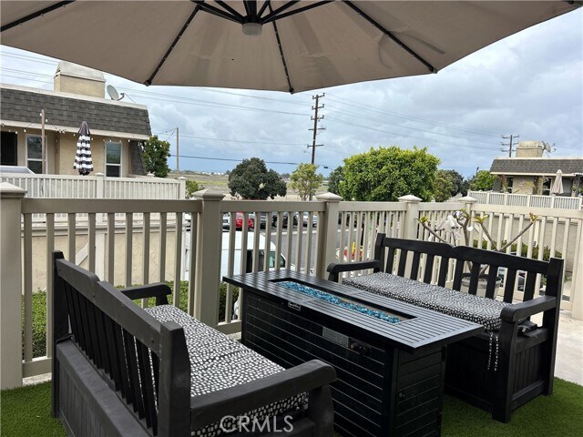 Foto del edificio - 16041 Warmington Ln