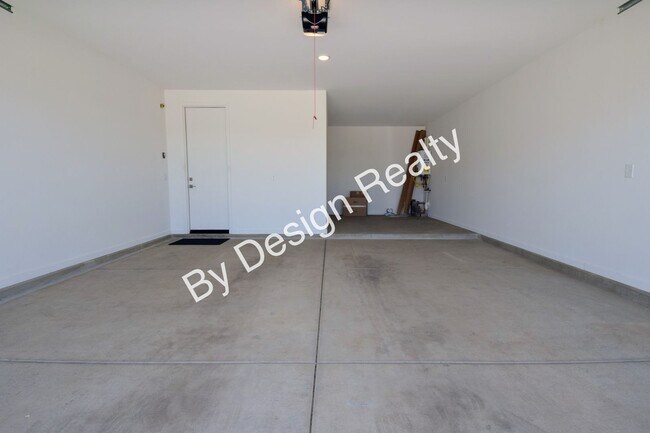 Foto del edificio - Modern 3 Bedroom 2 Bath Gladden Farms Home with 3-Car Tandem Garage