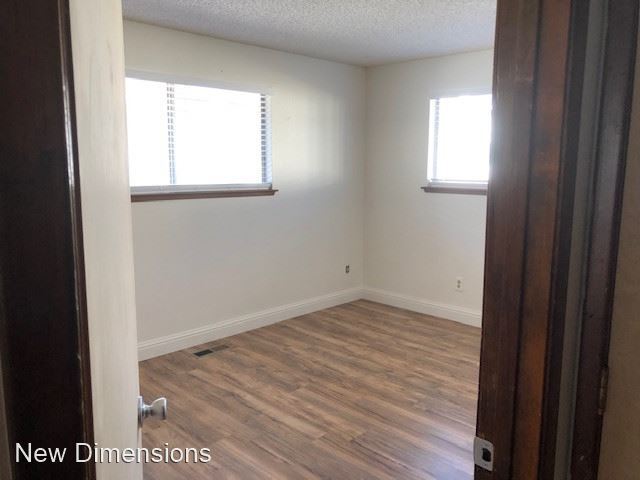 Building Photo - 2 br, 1 bath House - 1525 Douglas Avenue #B