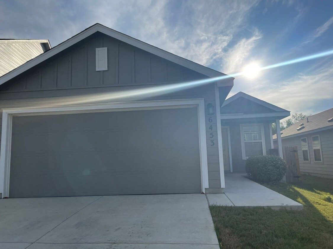 Primary Photo - 3 Bedroom Single Family Home in San Antonio