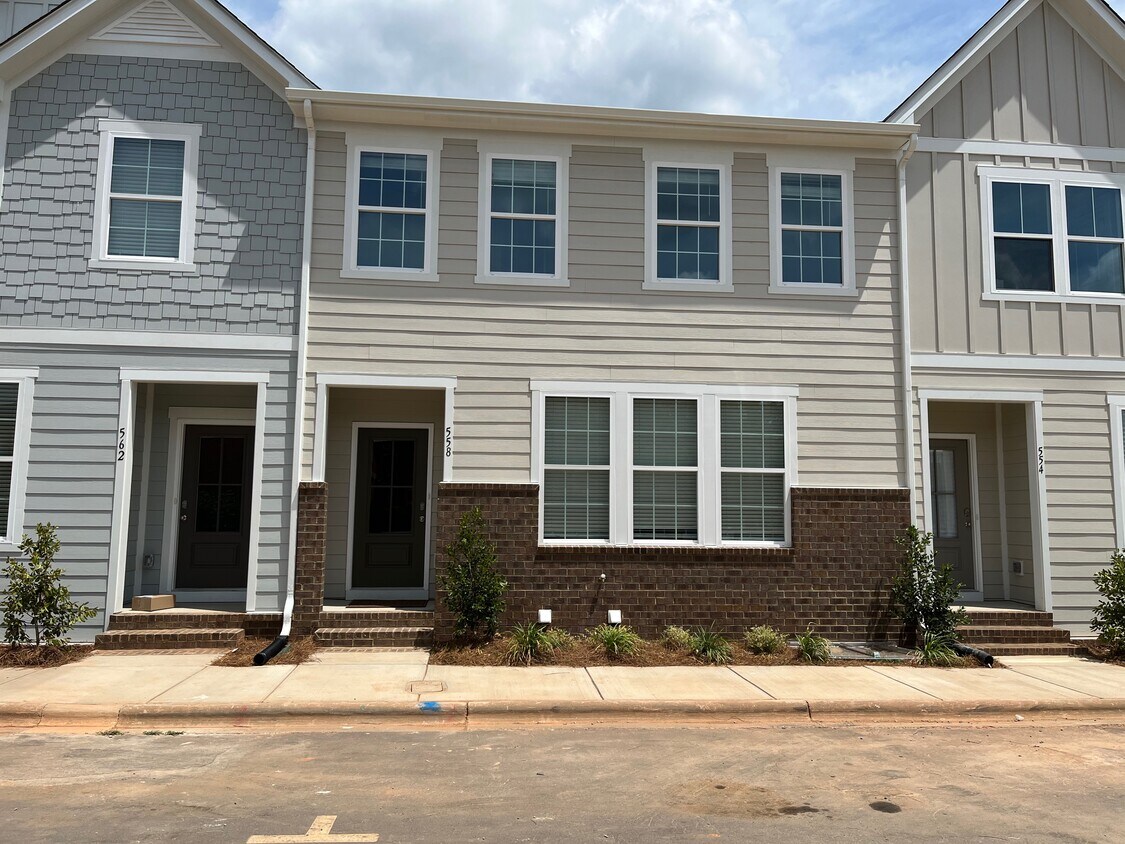 558 Amalfi Dr, Davidson, NC 28036 Townhome Rentals in Davidson NC