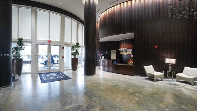 Foto del edificio - 17201 Collins Ave