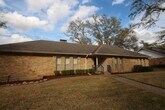 Primary Photo - Available Now! Spacious 4 Bed/3 Bath Home ...