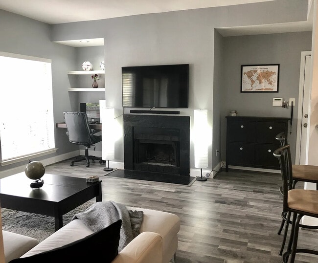 Photo - 3906 Penderview Dr Apartment