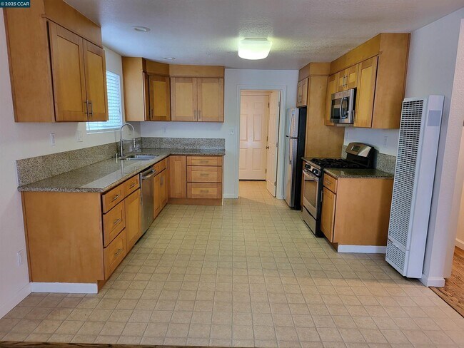 Foto del edificio - 2422 Dover Ave