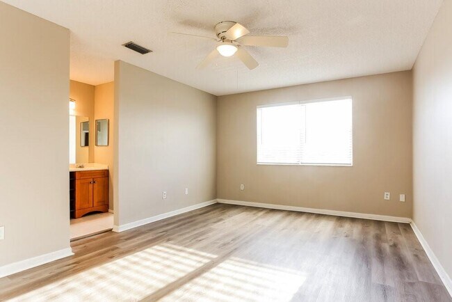Foto del edificio - 848 NW 98th Ave