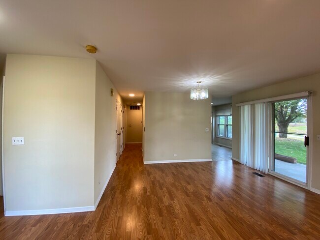 Building Photo - 493 Banyan Tree Ln