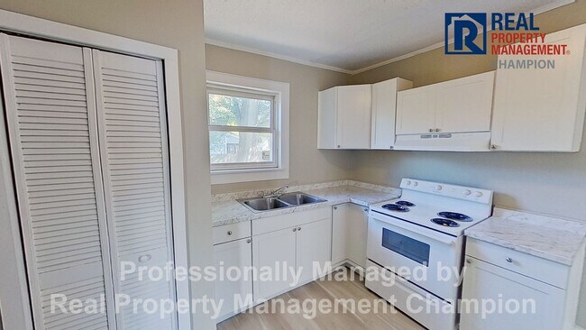 Foto del edificio - Recently updated 2 BD/1 BA Home in the hea...