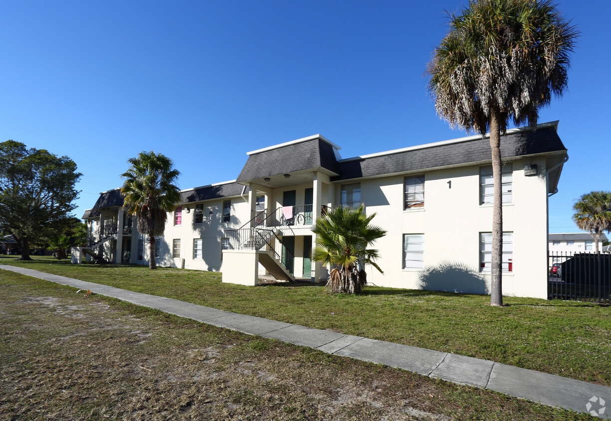 Primary Photo - Jones Walker Palm Gardens