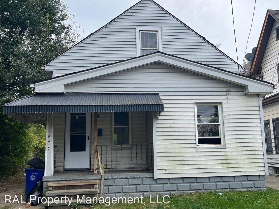 Foto principal - 3 br, 1 bath House - 6812 Hosmer Ave