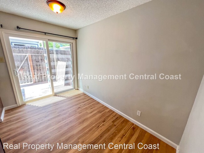 Building Photo - 2 br, 1.5 bath House - 256 Townhouse Terrace