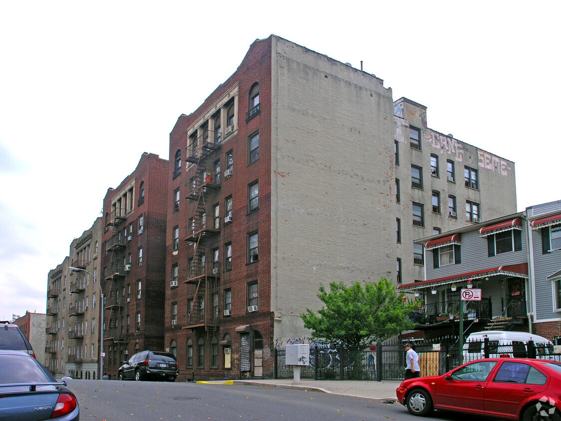 Primary Photo - 563-569 Cauldwell Ave