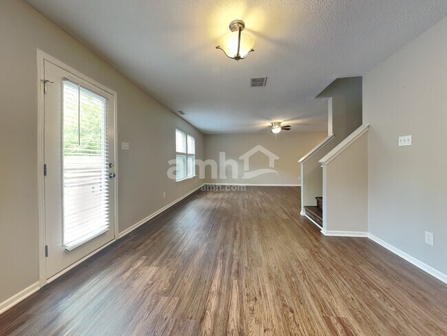 Building Photo - 15050 Fawn Hollow Lane