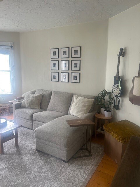 Foto del edificio - 507 E 3rd St