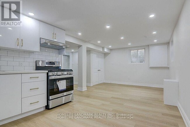 Building Photo - 20 Heggie Rd