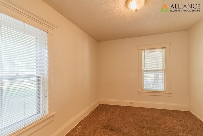 Building Photo - 711 Fremont St