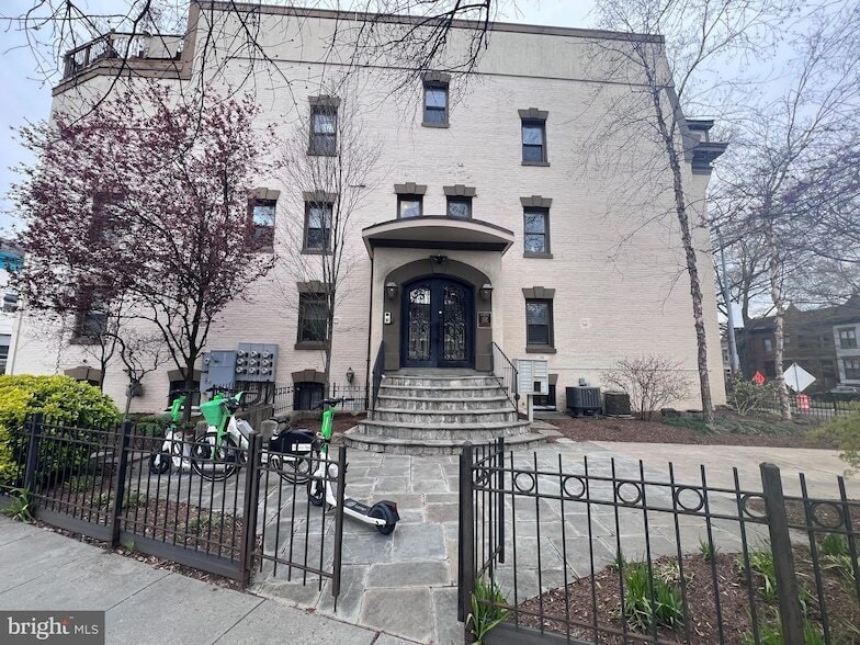 Primary Photo - 6 Rhode Island Avenue NW Unit 6