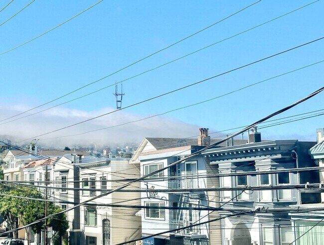 Building Photo - Storage Galore!!  1bd in heart of Noe/Miss...