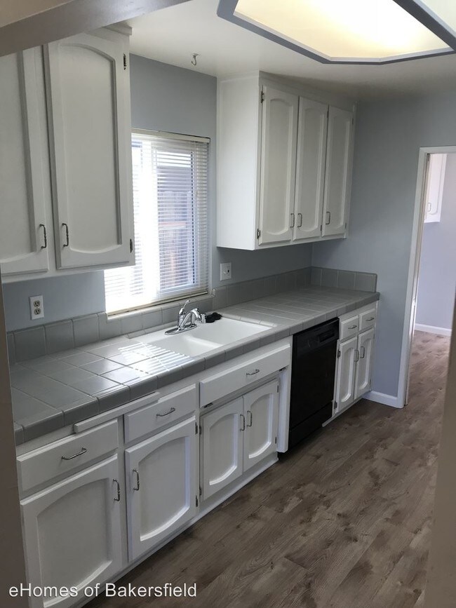 Building Photo - 3 br, 2 bath House - 508 Sago Palm St.