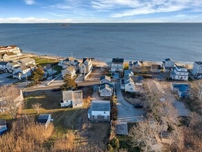 Building Photo - 176 Shore Rd