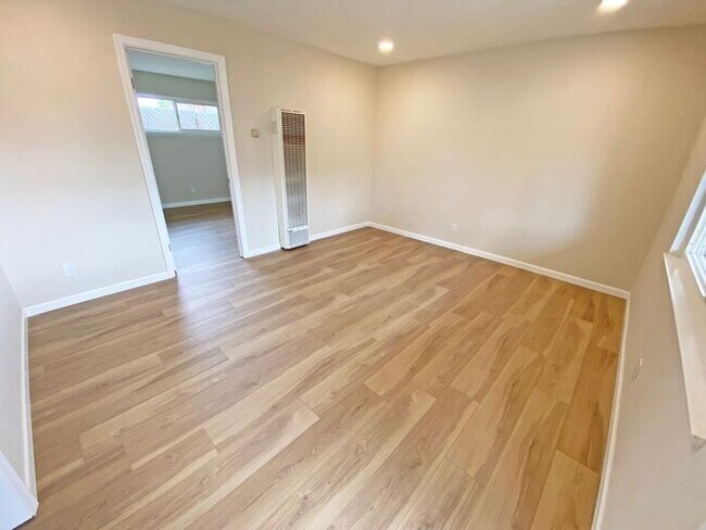 Building Photo - 1026 Luther Ave - Beautifully Remodeled Un...
