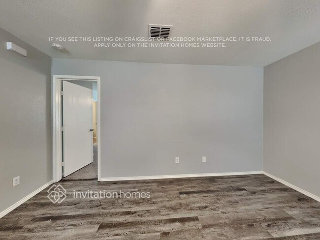 Building Photo - 4901 Waterford Dr
