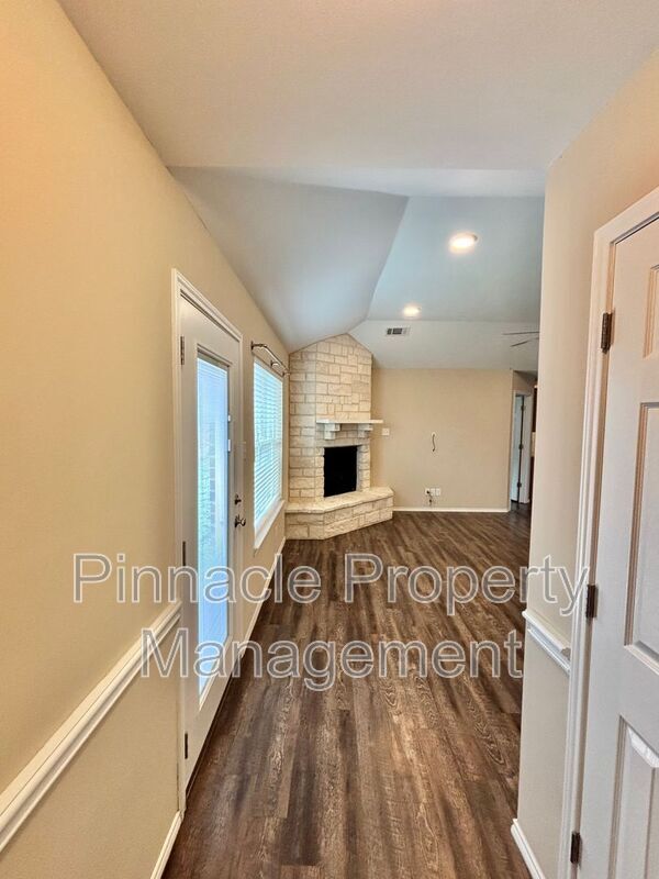 Building Photo - 4245 Sedona Trl