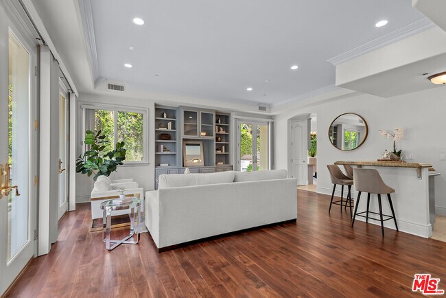 Foto del edificio - 2997 Beverly Glen Cir