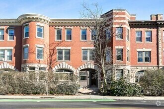 Building Photo - 487 Washington St