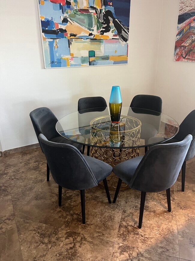 Dining area - 447 E Chuckwalla Rd