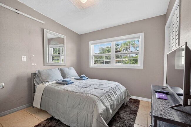 Foto del edificio - 911 26th St Ct E