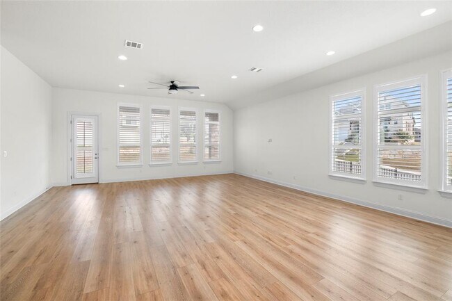Building Photo - 804 Mediterranean Dr