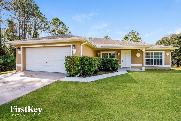 Foto principal - 926 Hollister Ave