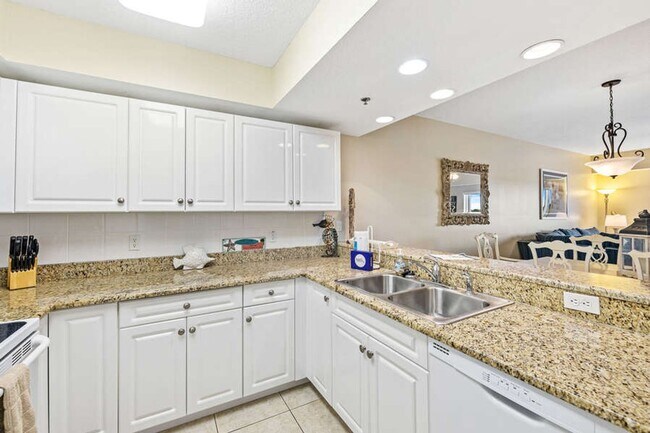 Foto del edificio - Beautiful Ocean Walk Condo