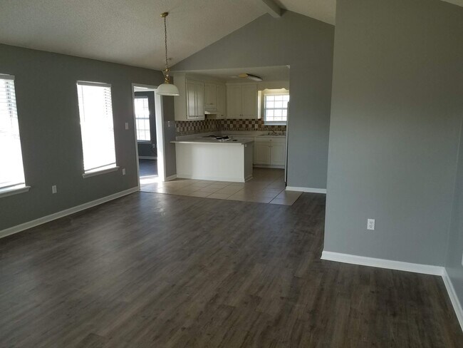 Foto del edificio - Exceptional Living in Valdosta: 4BR/2BA Ho...