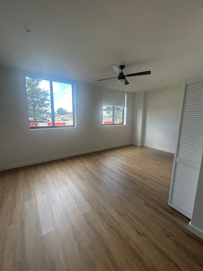 Foto del edificio - 871 E 28th St