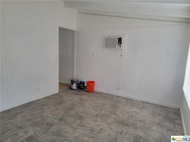 Building Photo - 2604 Terrace Dr