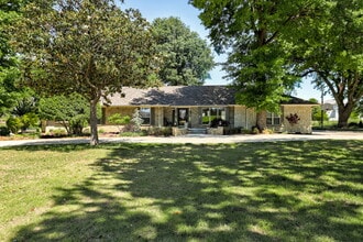 Building Photo - 1501 E Cedar Lane Rd