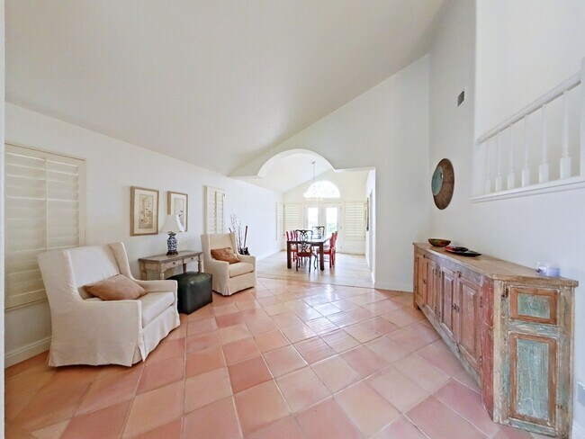 Building Photo - FURNISHED - Elegant 3 bedroom with office ...